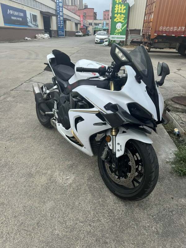 QJMOTOR 赛800