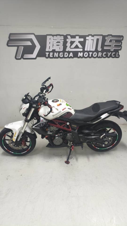 贝纳利 蓝宝龙 BN302S