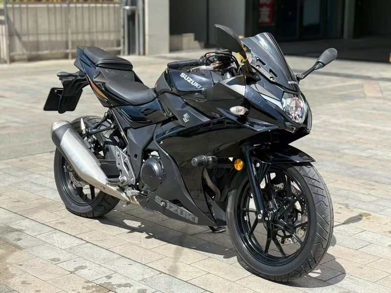 豪爵铃木 GSX250R
