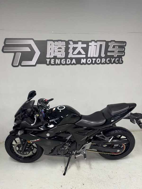 豪爵铃木 GSX250R