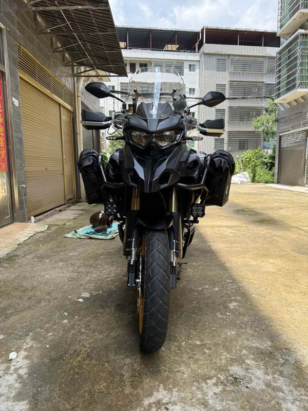 贝纳利 TRK552