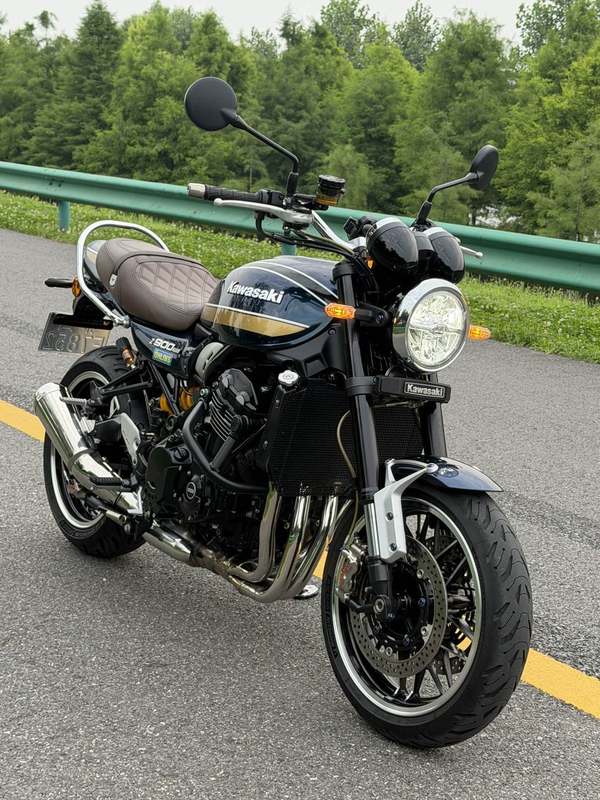 川崎 Z900RS