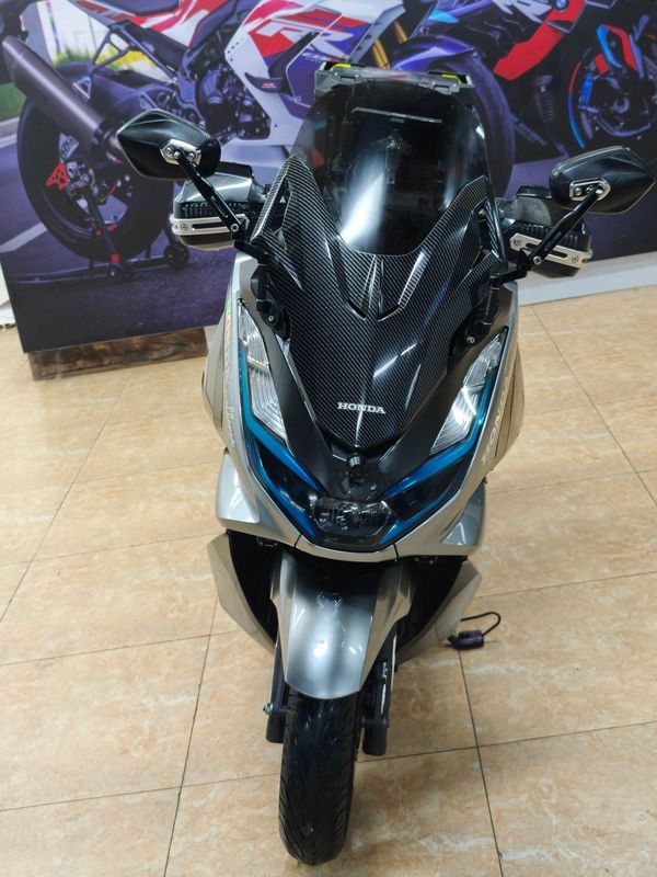 五羊本田 PCX