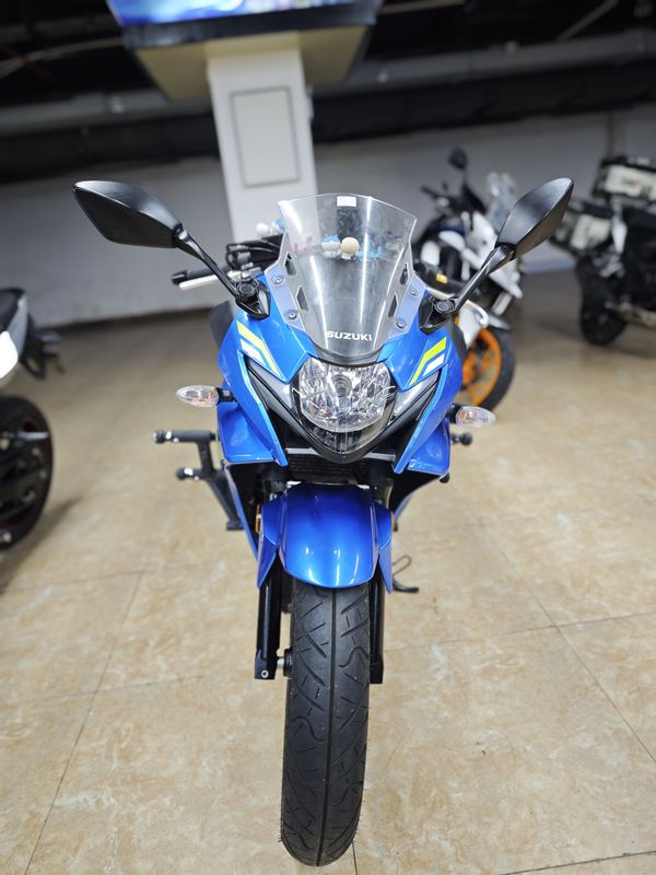 豪爵铃木 GSX250R