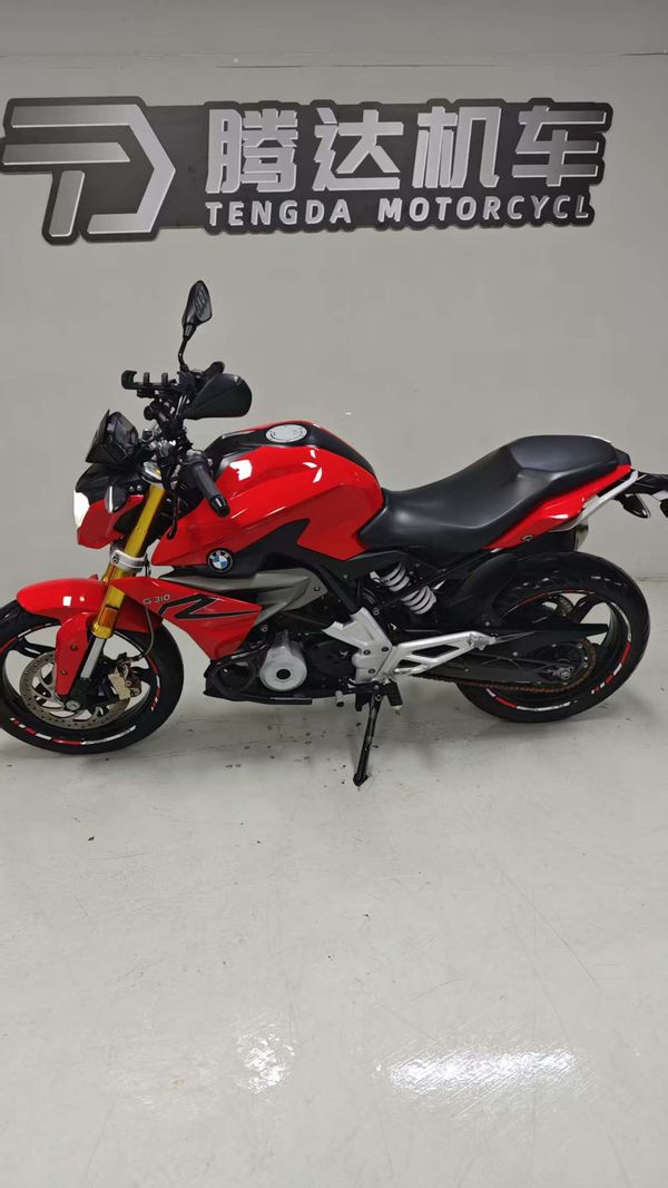 宝马 G 310 R