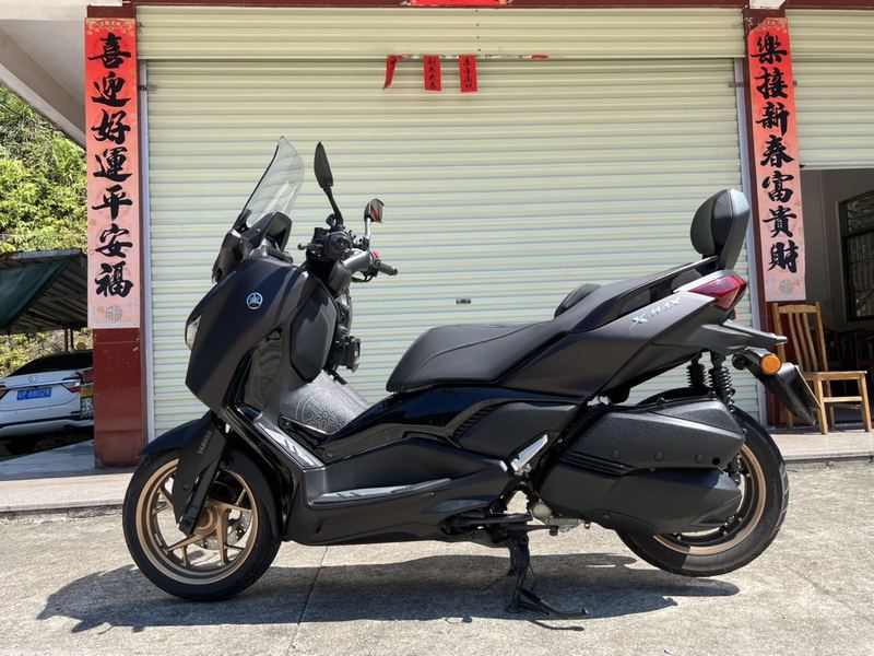 雅马哈 XMAX