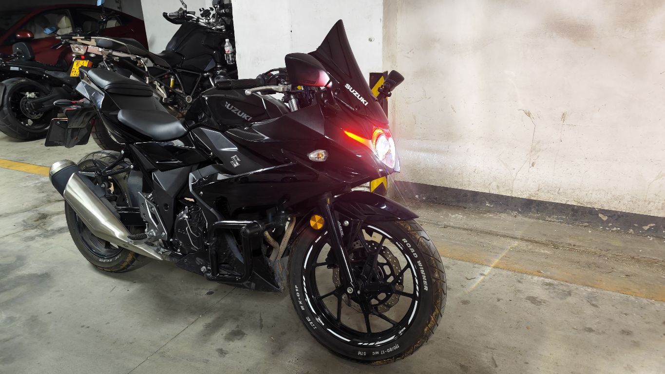 豪爵铃木 GSX250R