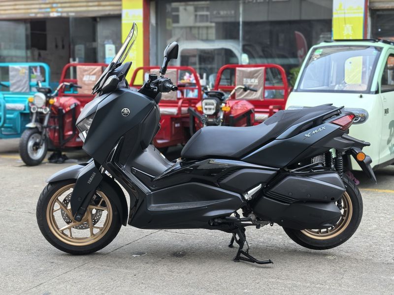 雅马哈 XMAX