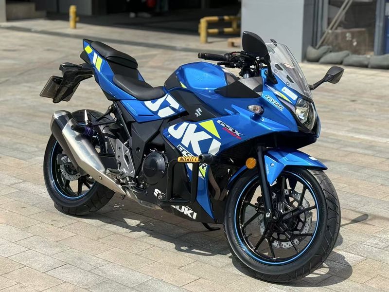 豪爵铃木 GSX250R