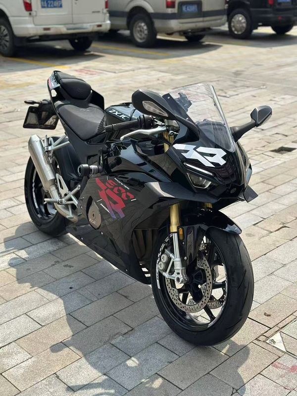张雪机车 500RR