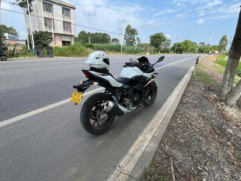 豪爵铃木 GSX250R