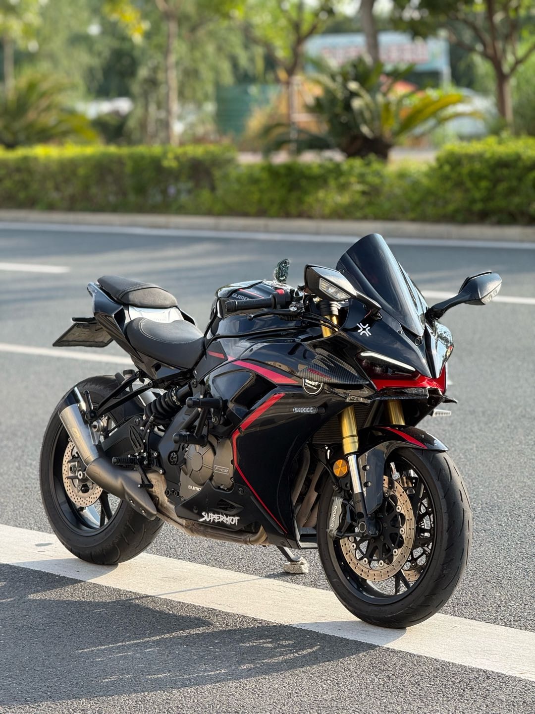 QJMOTOR 赛600